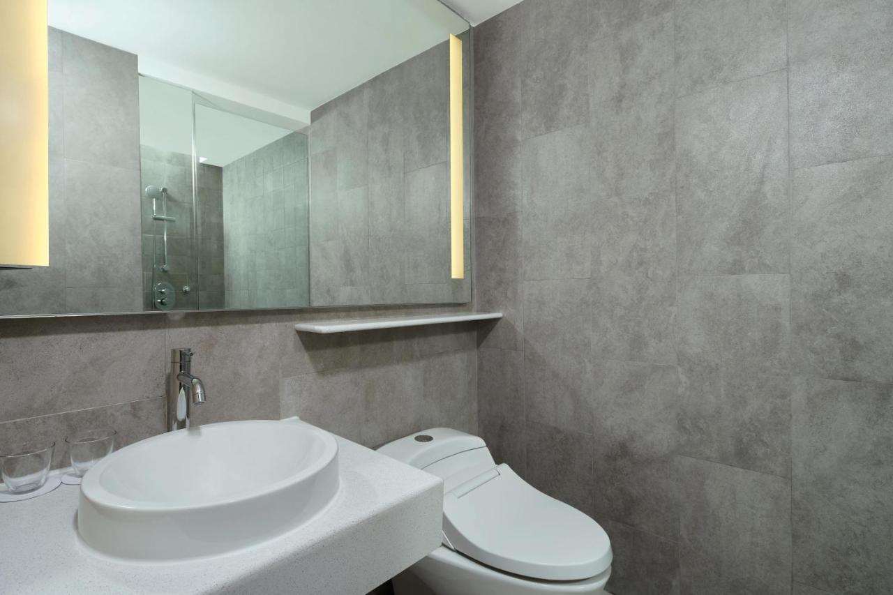 Four Points By Sheraton Surabaya, Pakuwon Indah Экстерьер фото