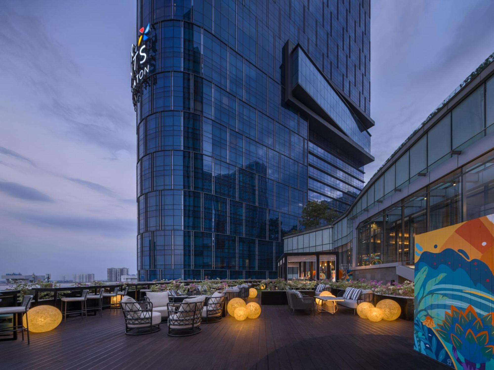 Four Points By Sheraton Surabaya, Pakuwon Indah Экстерьер фото