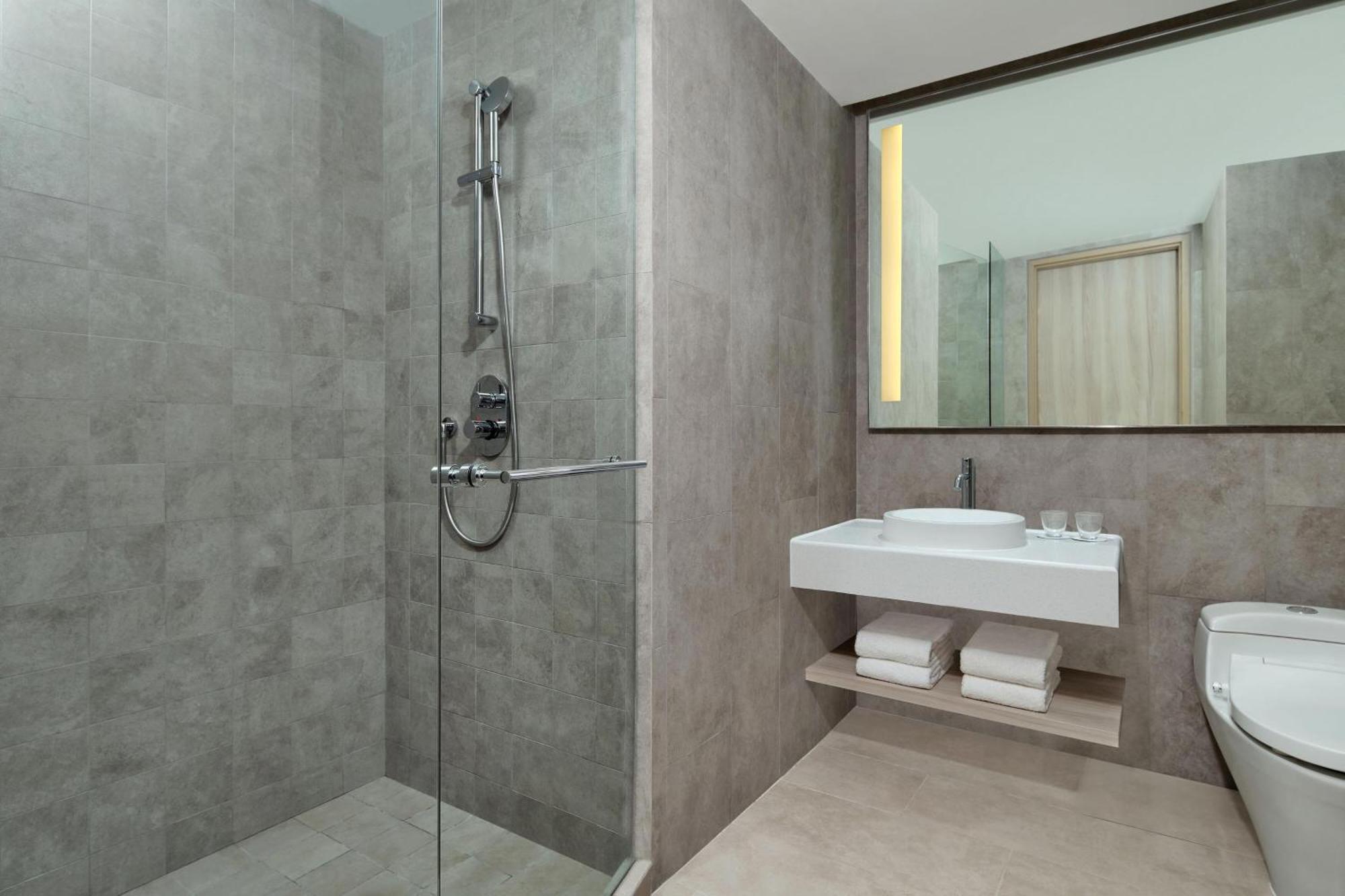 Four Points By Sheraton Surabaya, Pakuwon Indah Экстерьер фото